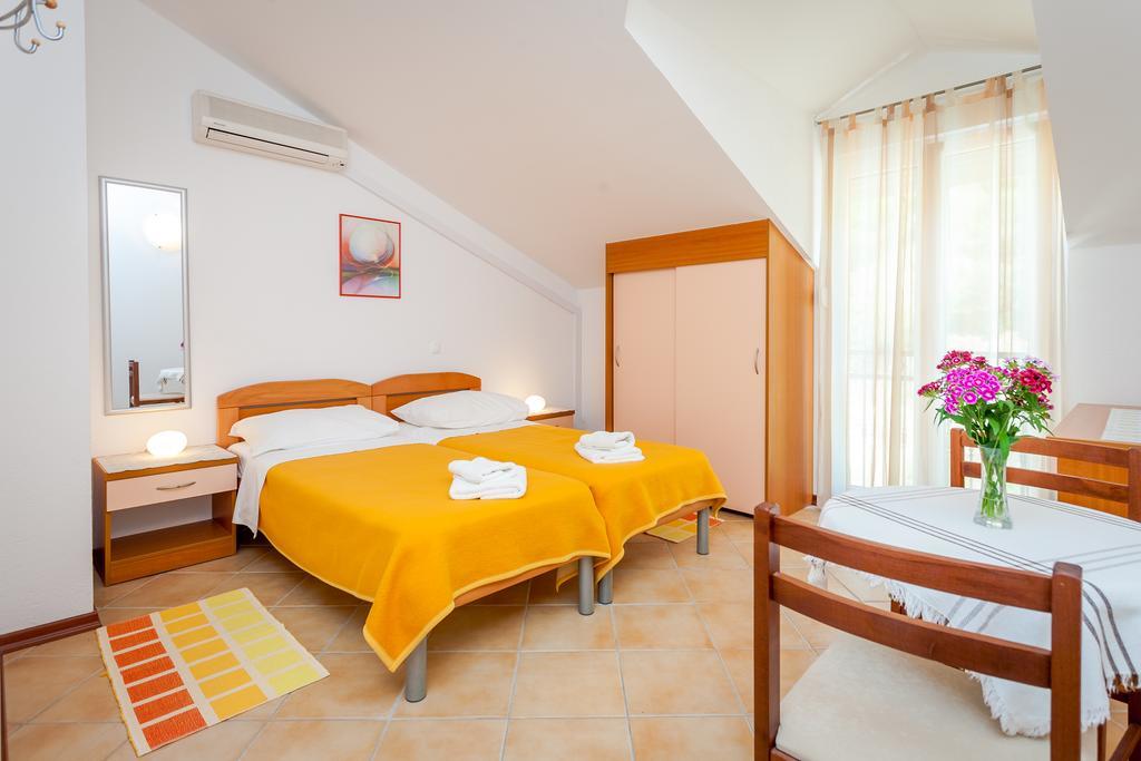 Guest House Davor Tomas Brela Exteriér fotografie