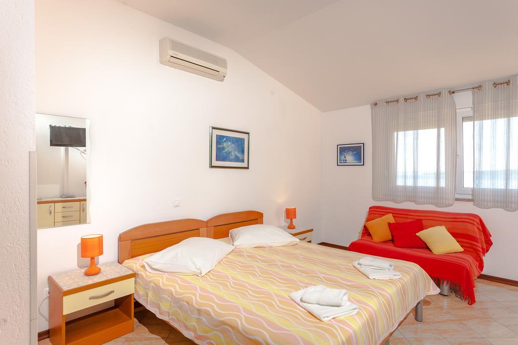 Guest House Davor Tomas Brela Exteriér fotografie